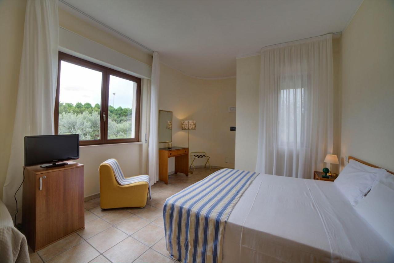 Hotel Sporting Vasto Exterior foto