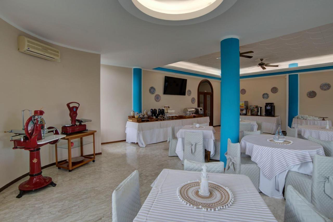 Hotel Sporting Vasto Exterior foto