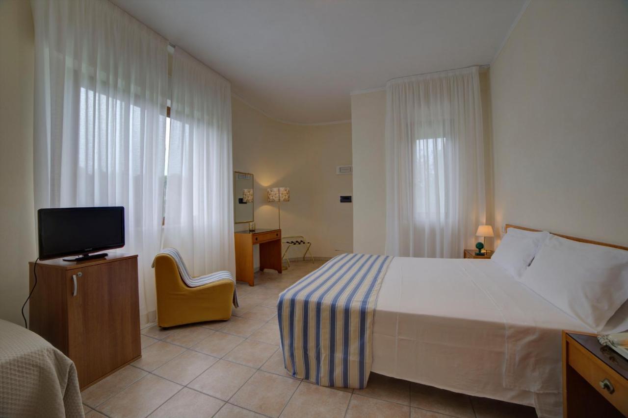 Hotel Sporting Vasto Exterior foto